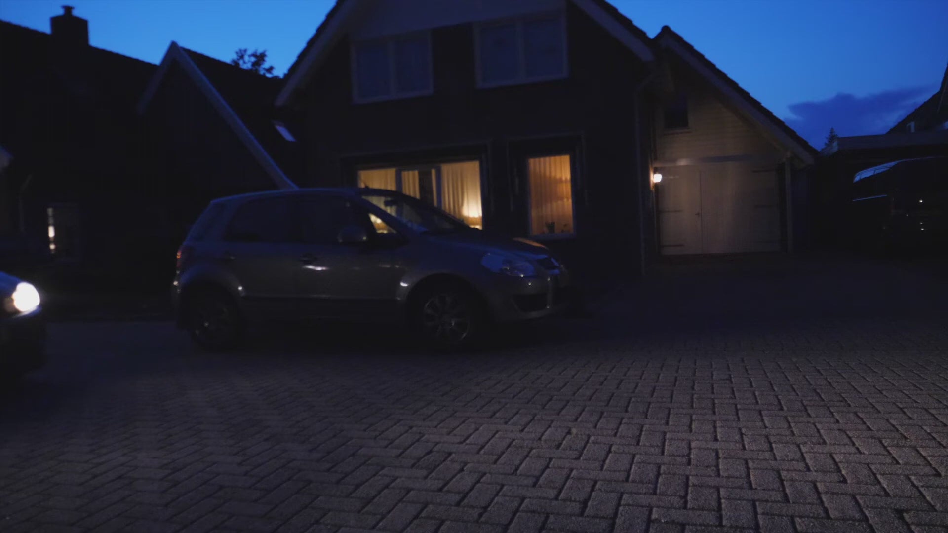 2 Glow Bite Right Tonight